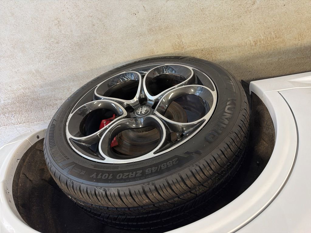 Used 2023 Alfa Romeo Stelvio Veloce image 35