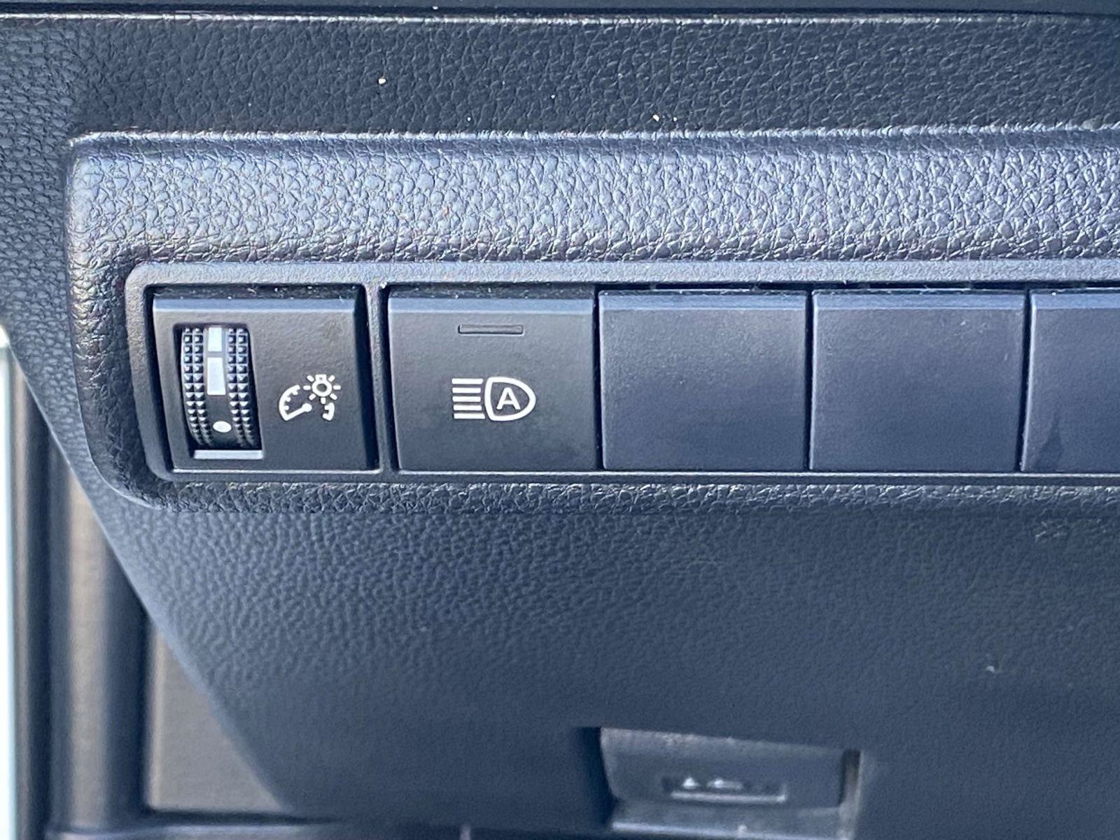 Used 2021 Toyota Corolla SE FWD image 27