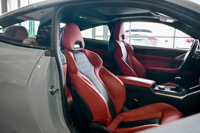 Used 2023 BMW M4 Coupe w/ Executive Package image 25