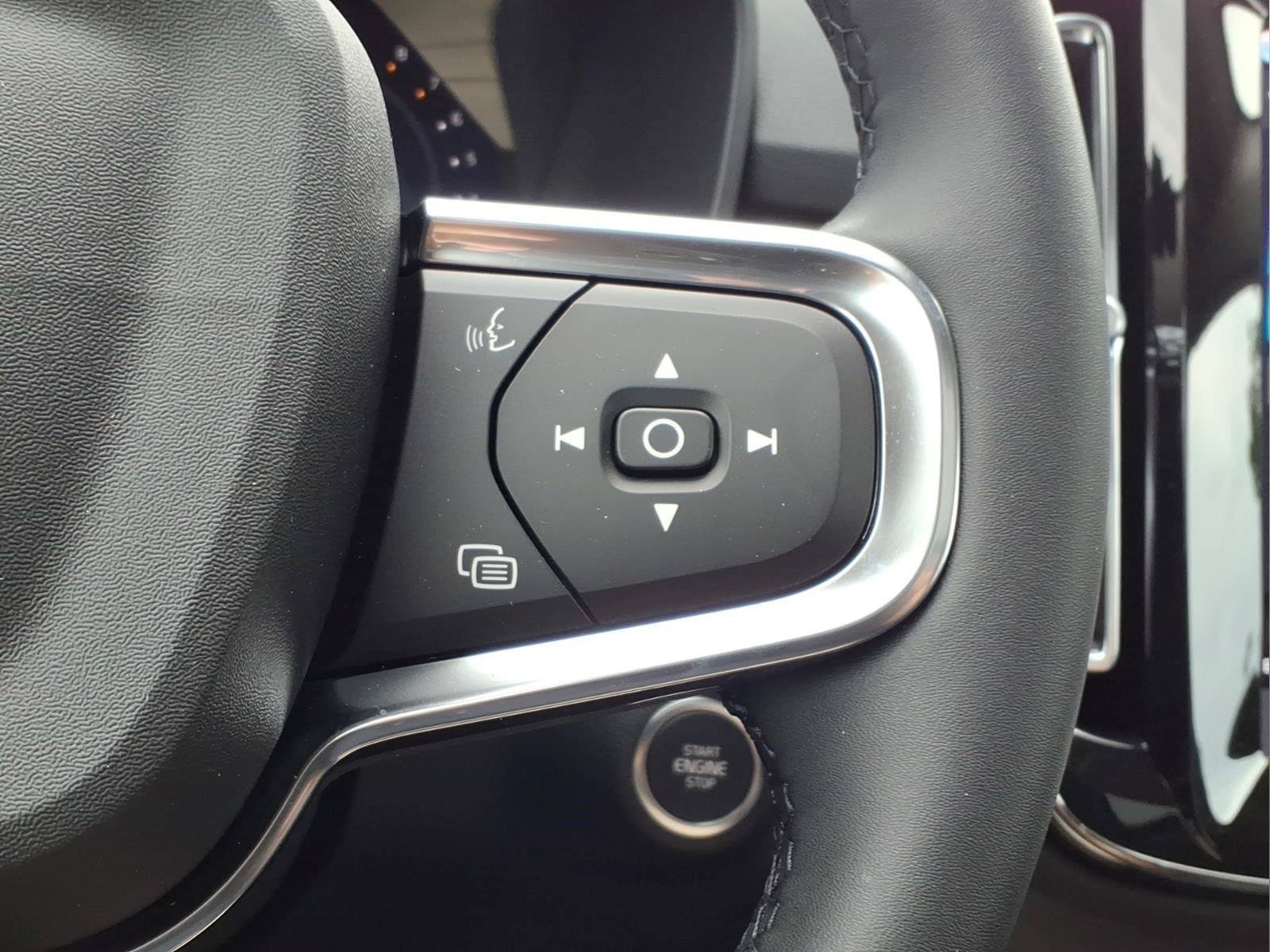 New 2026 Volvo XC40 B5 Plus w/ Protection Package Premier AWD/4WD image 15
