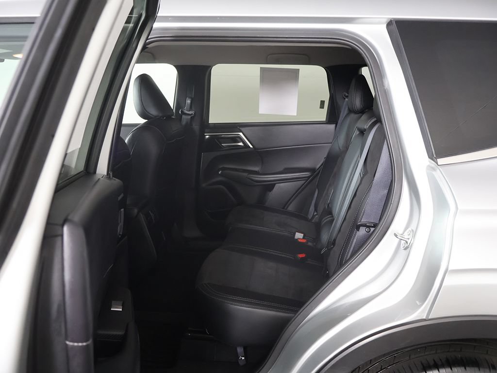 Used 2024 Mitsubishi Outlander SE FWD image 29