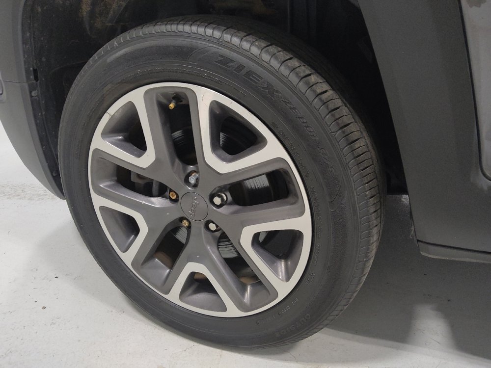 Used 2016 Jeep Renegade Latitude w/ Cold Weather Group AWD/4WD image 31