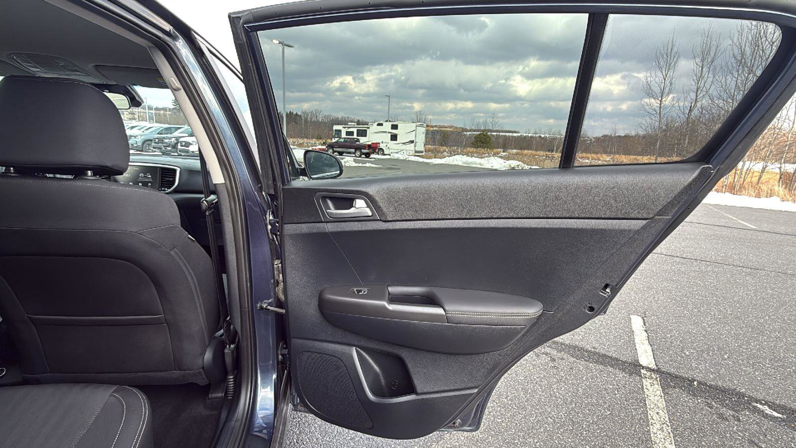 Used 2022 Kia Sportage LX image 19