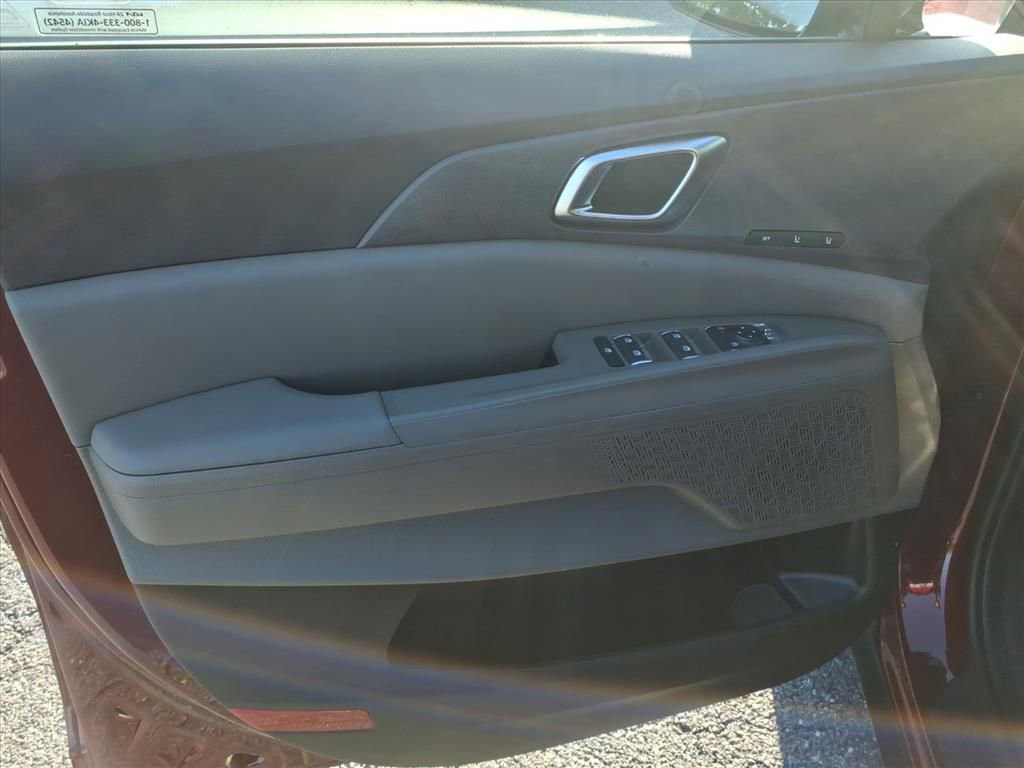 New 2026 Kia Carnival EX image 16