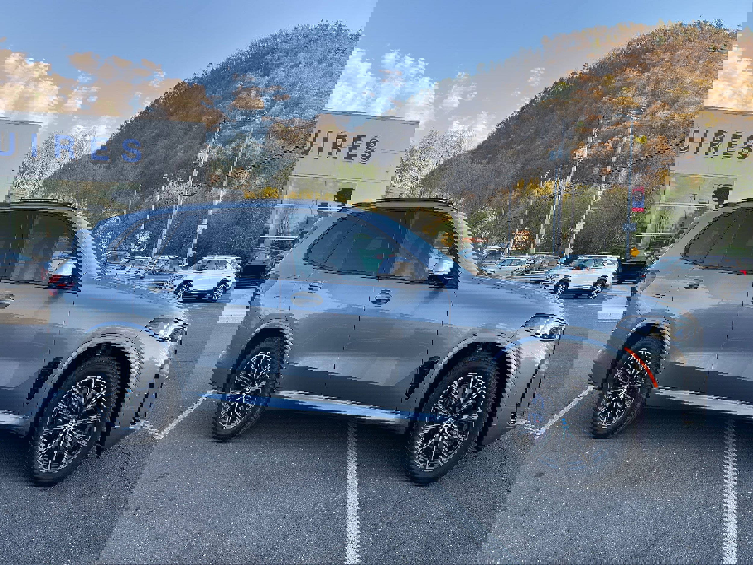 Used 2024 BMW X5 xDrive40i w/ M Sport Package image 4