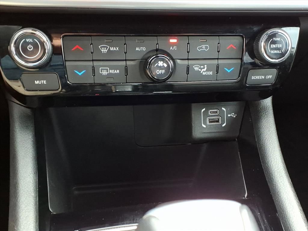 Used 2025 Jeep Compass Limited AWD/4WD image 26