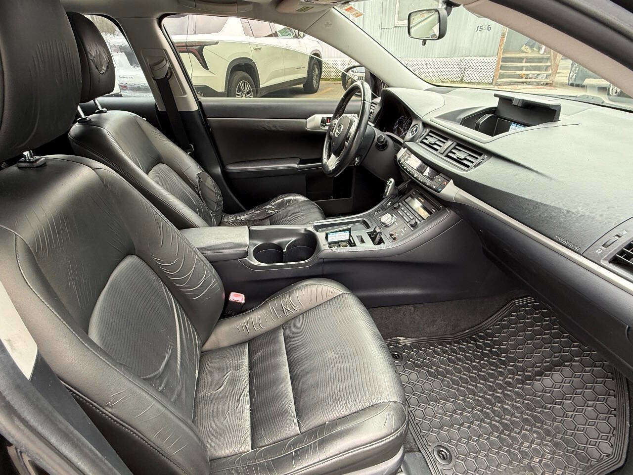 Used 2012 Lexus CT 200h Premium image 10