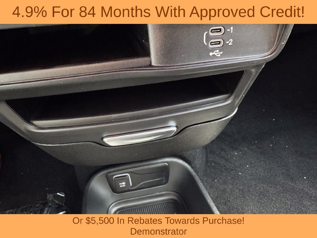 New 2026 Chrysler Pacifica Select FWD image 20