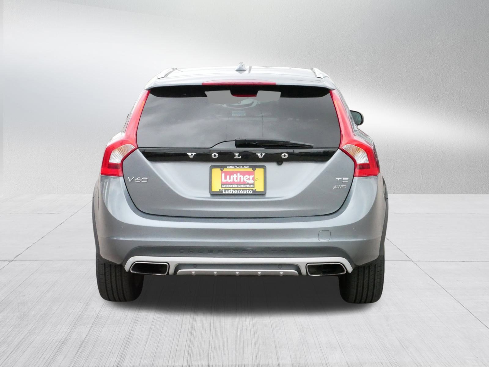 Used 2018 Volvo V60 T5 Cross Country w/ Convenience Package image 6