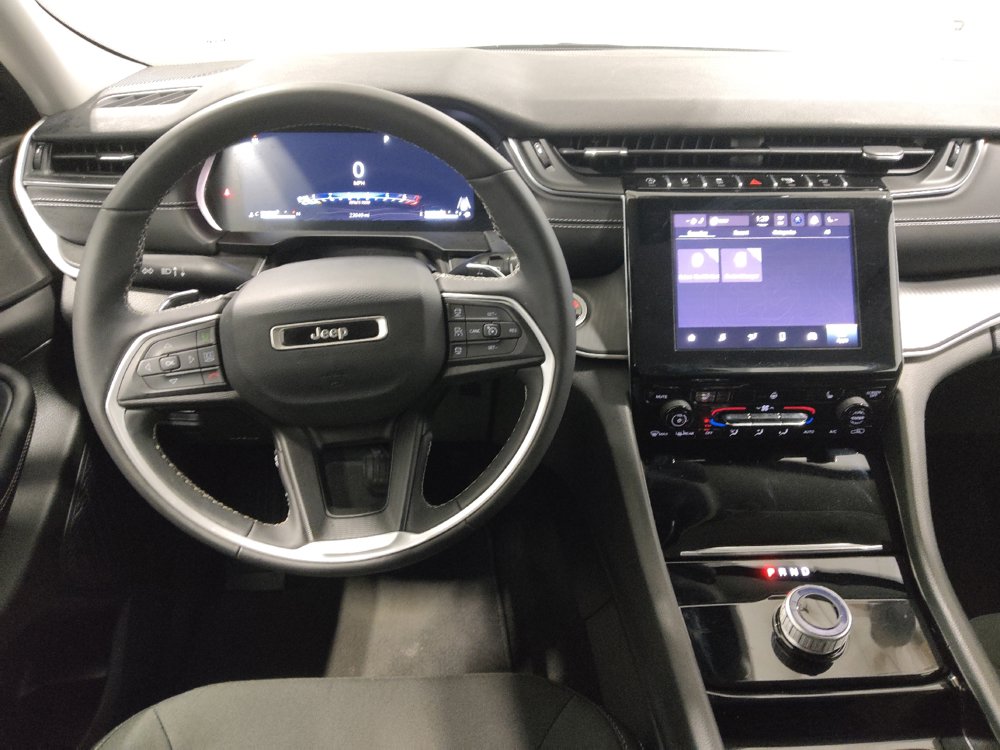Used 2023 Jeep Grand Cherokee Laredo w/ Luxury Tech Group I AWD/4WD image 22