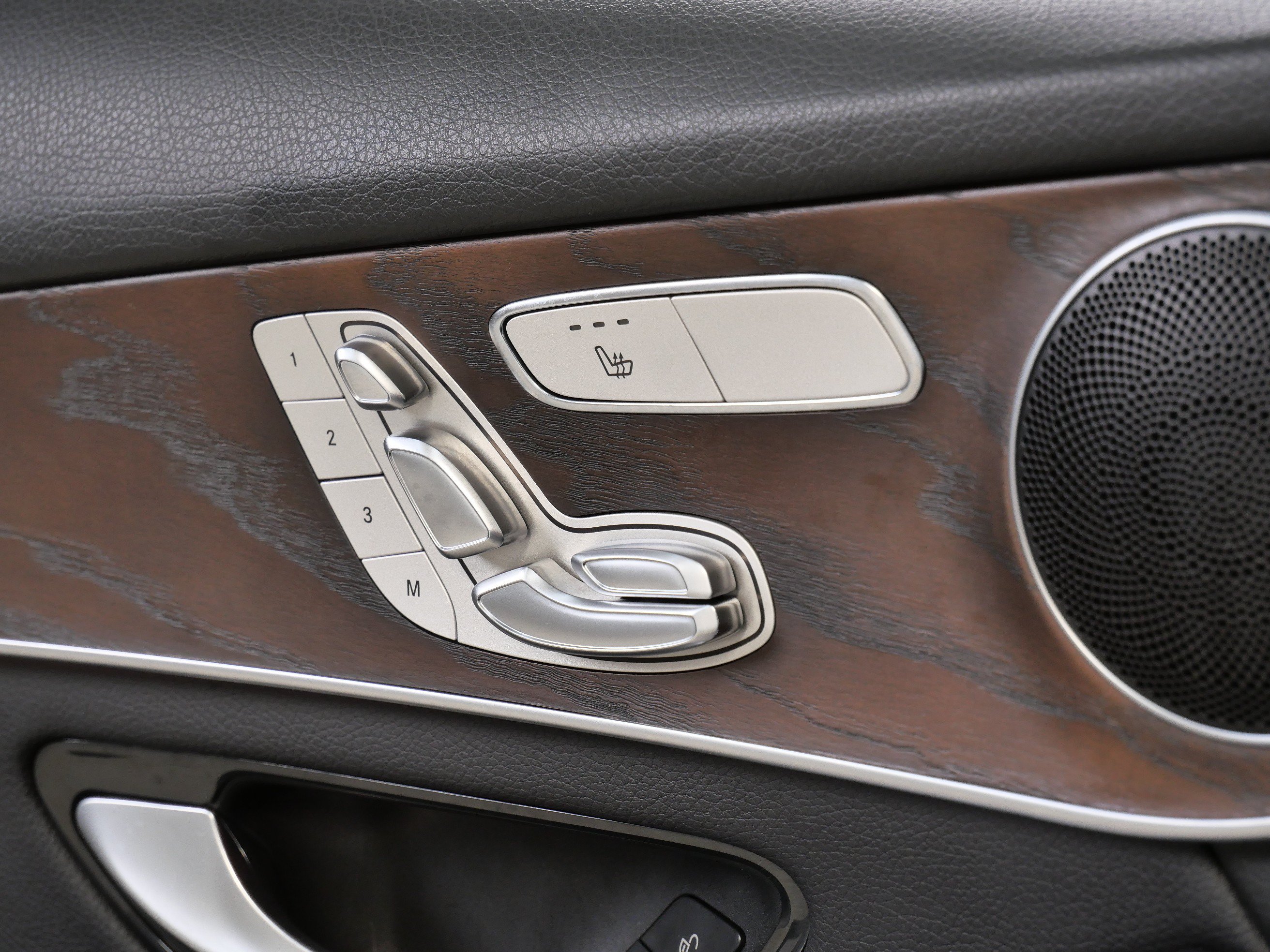 Certified 2021 Mercedes-Benz GLC 300 4MATIC image 33