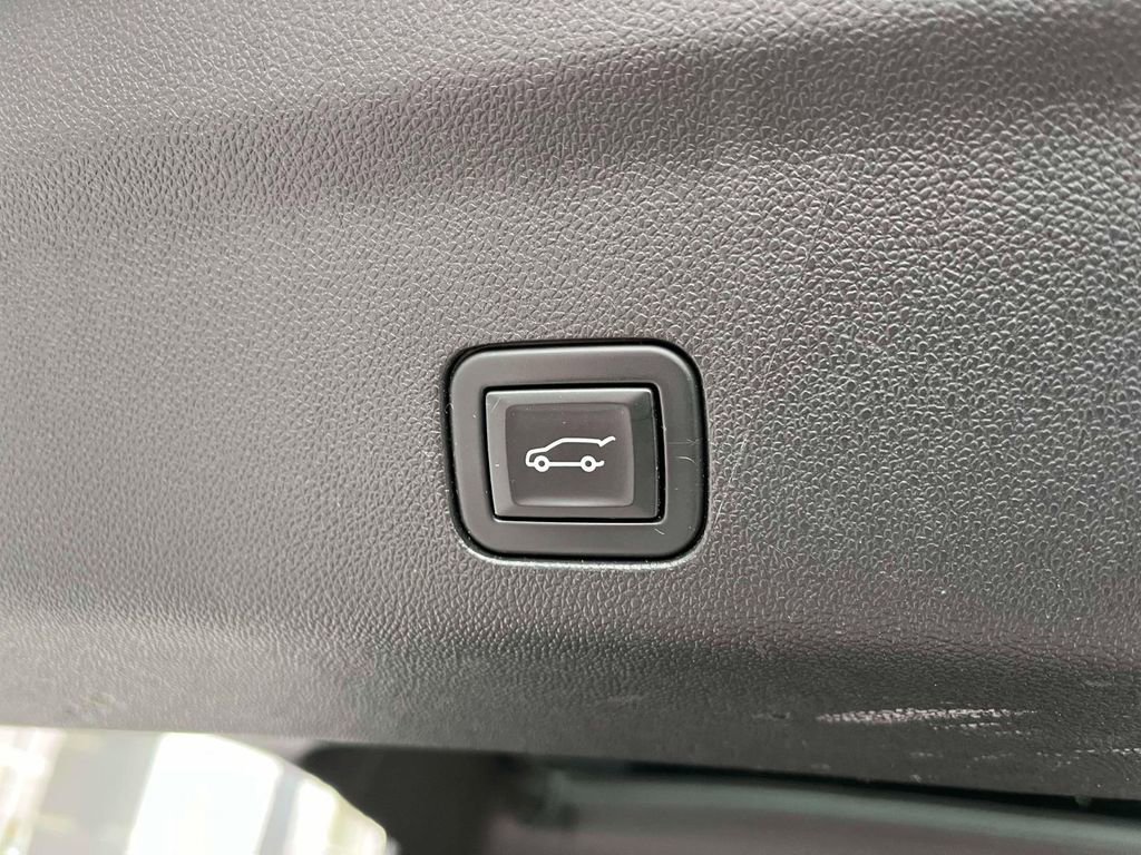 Used 2021 Chevrolet Suburban RST image 19