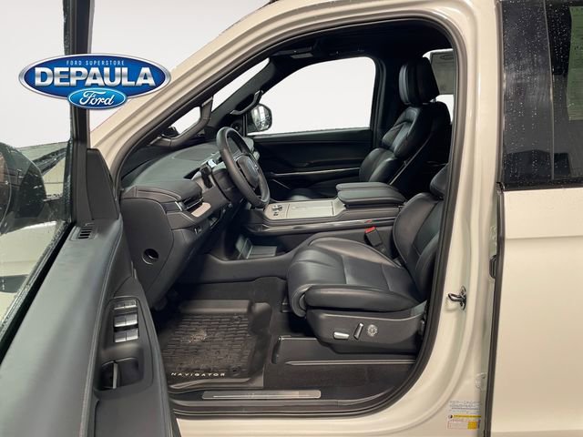 Used 2025 Lincoln Navigator Reserve w/ Jet Appearance Package image 11