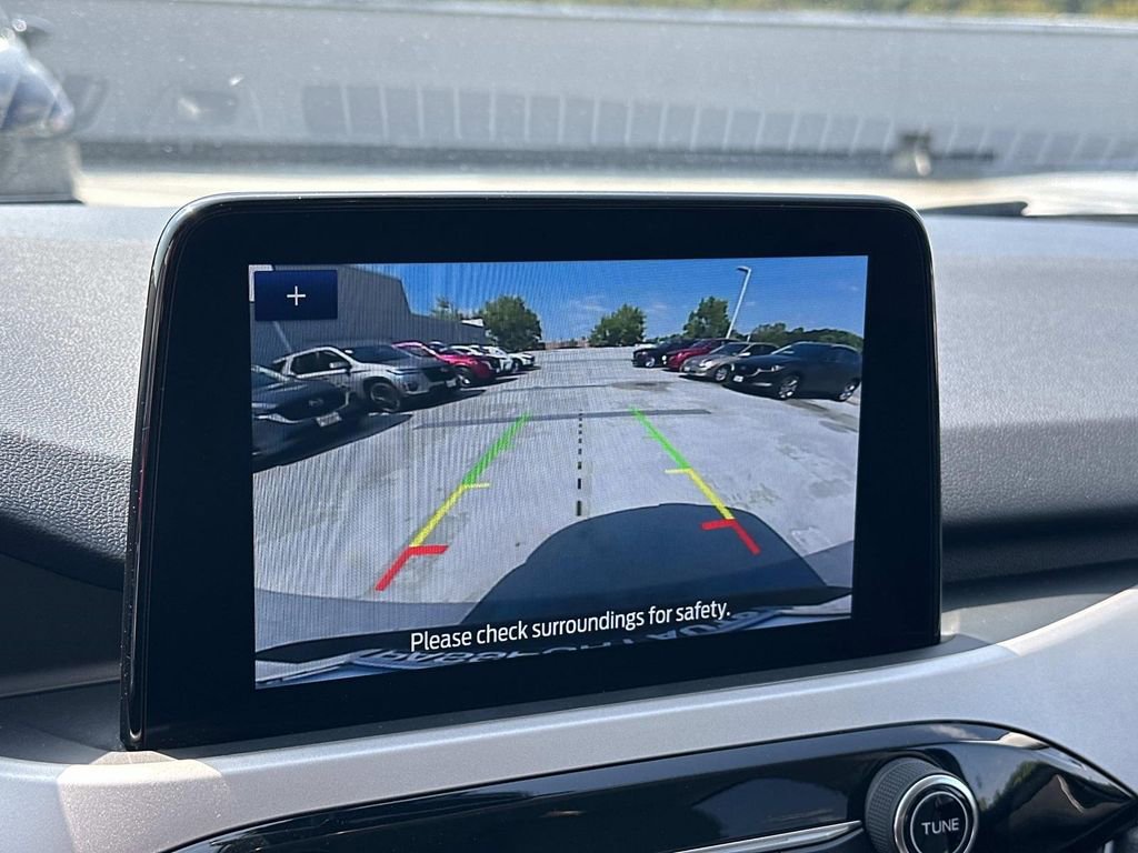 Used 2022 Ford Escape SE image 11