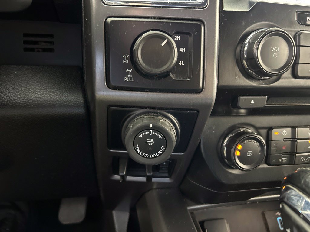 Used 2016 Ford F150 XLT w/ Equipment Group 302A Luxury AWD/4WD image 13