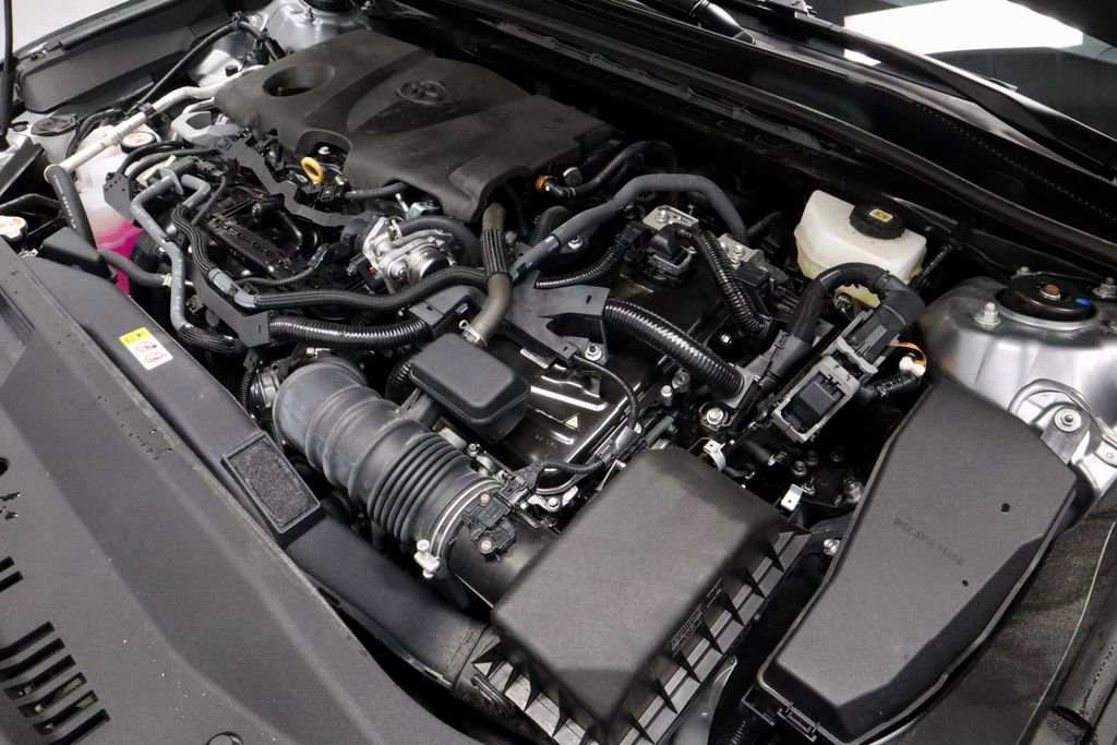 Used 2025 Toyota Camry SE image 15