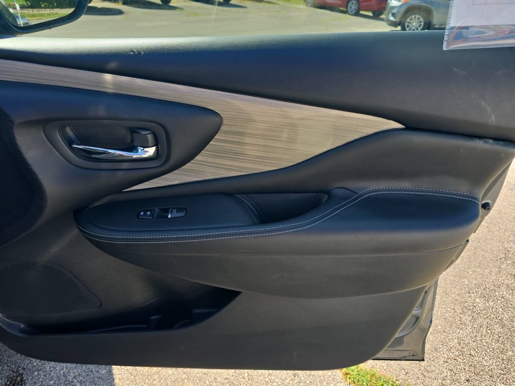 Used 2021 Nissan Murano SV FWD image 16