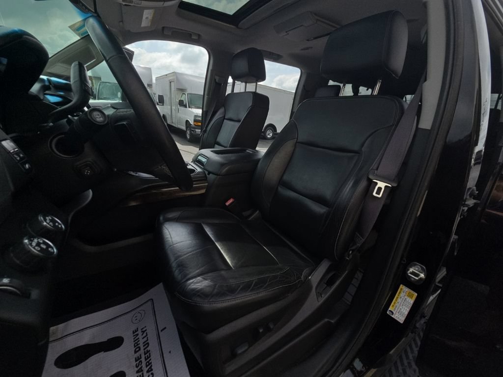 Used 2017 Chevrolet Suburban LT AWD/4WD image 36