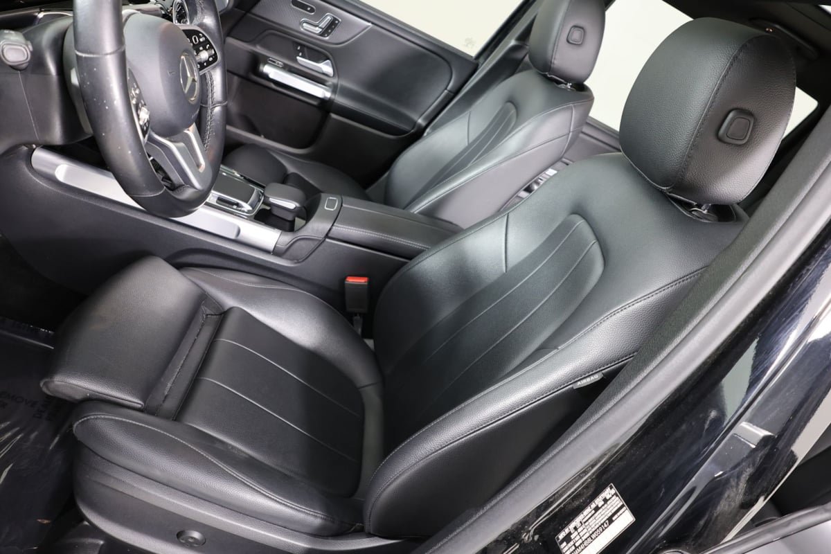 Used 2020 Mercedes-Benz GLB 250 4MATIC image 9