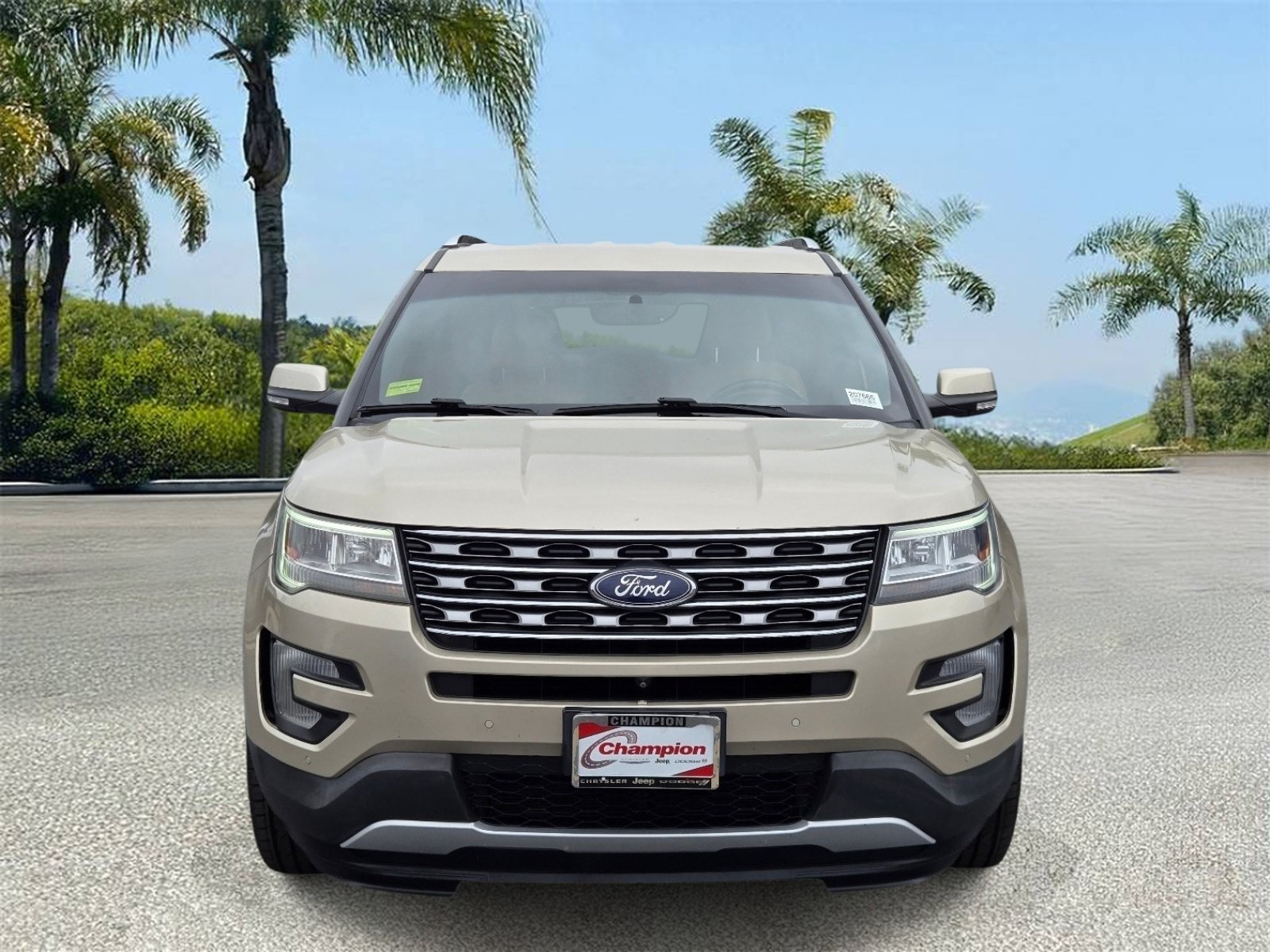 Used 2017 Ford Explorer Limited FWD image 3