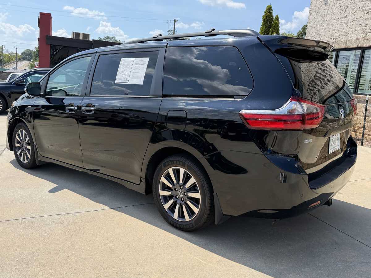 Used 2020 Toyota Sienna Limited Premium w/ Carpet Mat Package AWD/4WD image 8