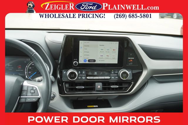 Used 2023 Toyota Highlander XLE image 16