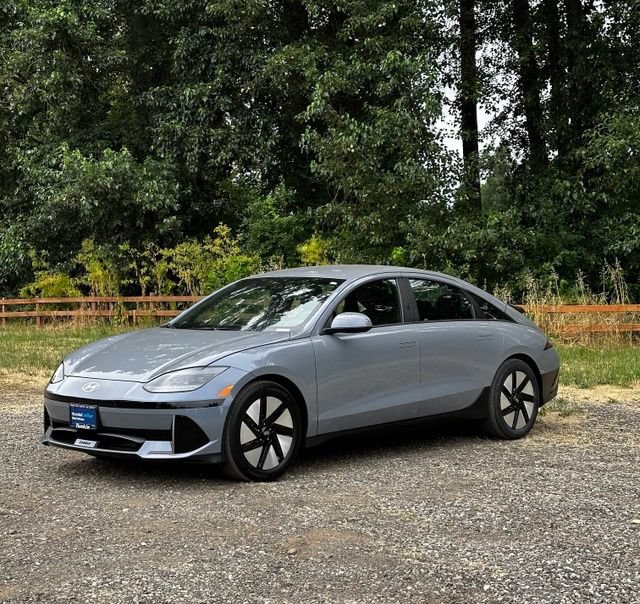 Certified 2025 Hyundai Ioniq 6 SE RWD image 5