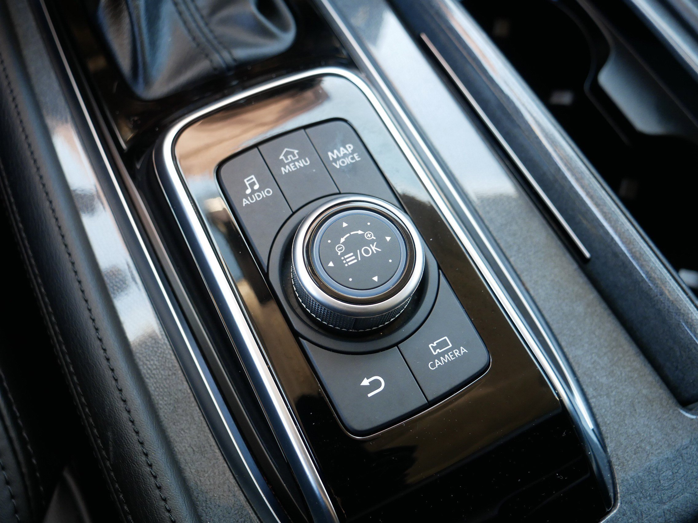 Certified 2024 Nissan Armada SV w/ Cargo Package image 31