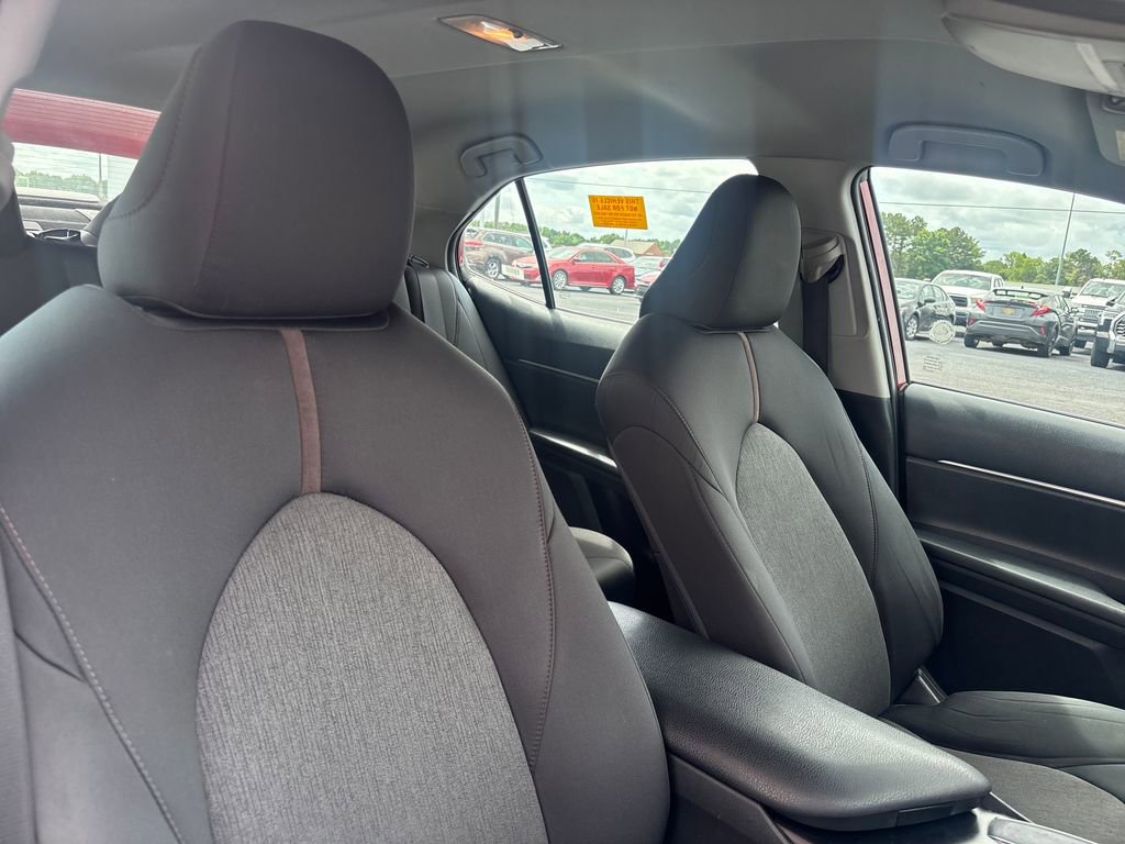 Used 2019 Toyota Camry LE FWD image 25
