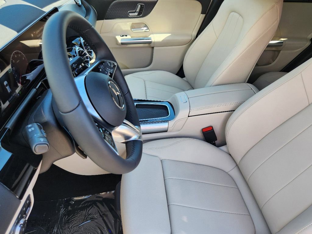 New 2025 Mercedes-Benz GLA 250 4MATIC image 10