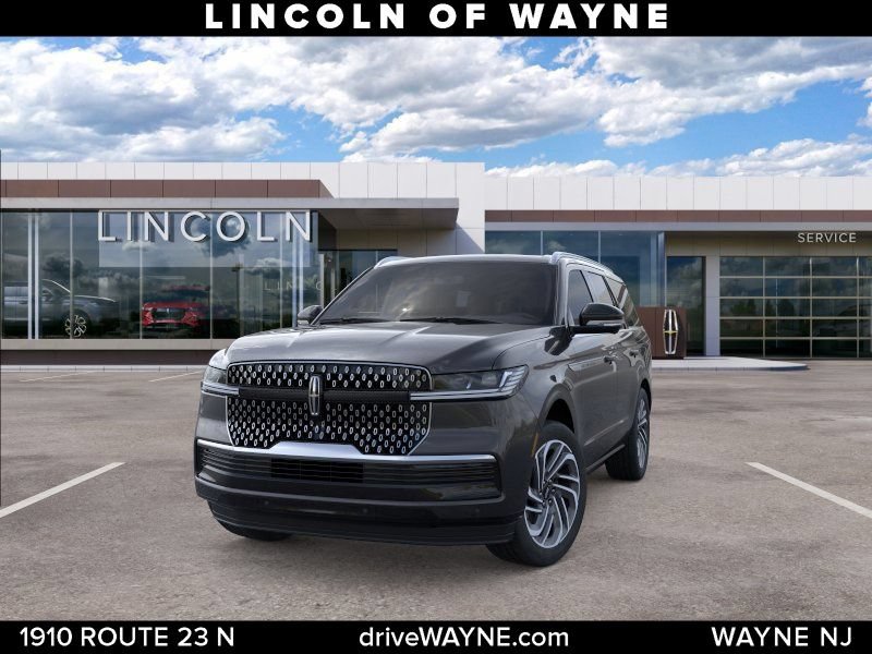 New 2026 Lincoln Navigator Reserve AWD/4WD image 2