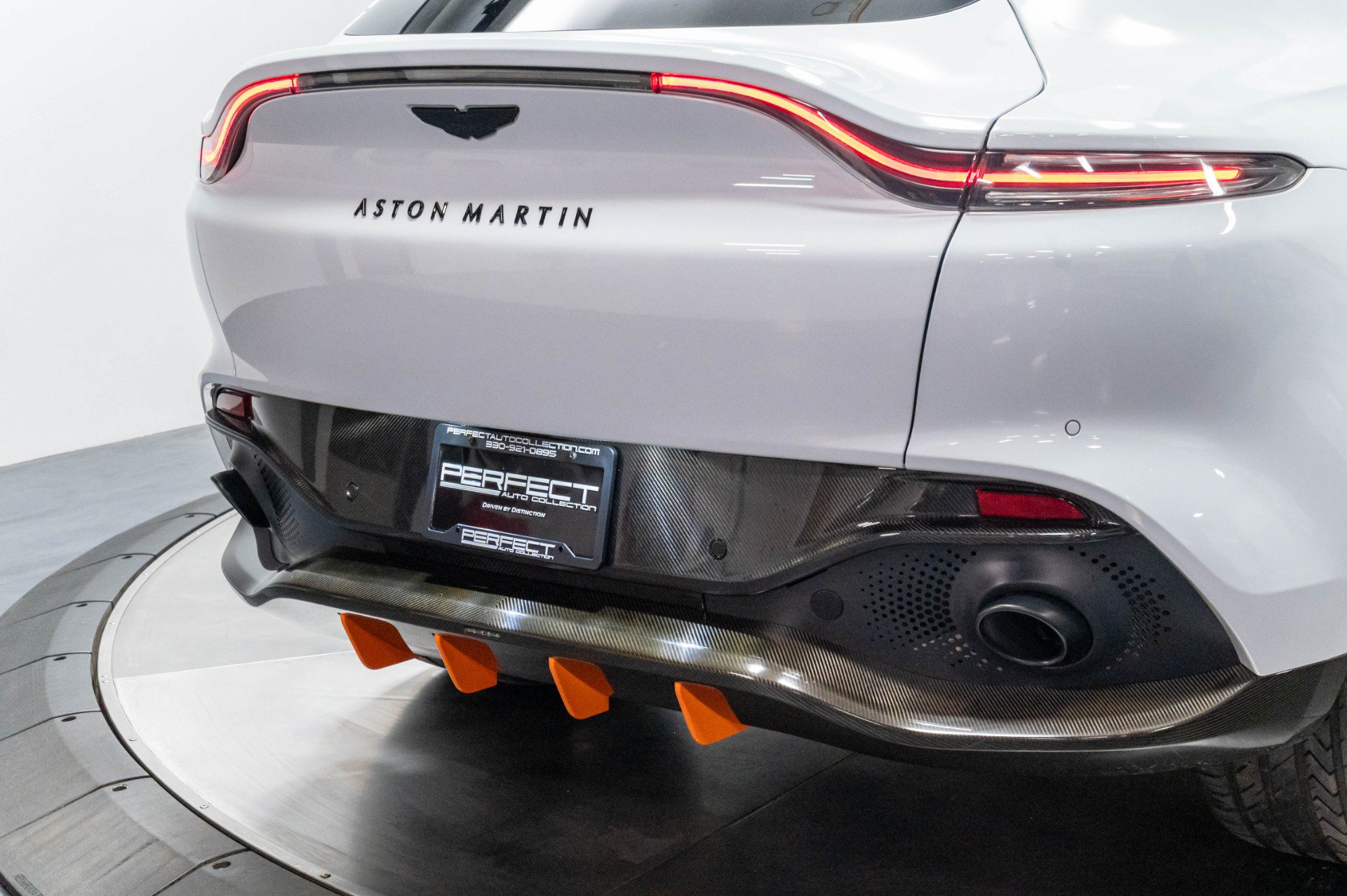 Used 2021 Aston Martin DBX AWD/4WD image 65