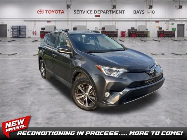 Used 2018 Toyota RAV4 XLE AWD/4WD image 1
