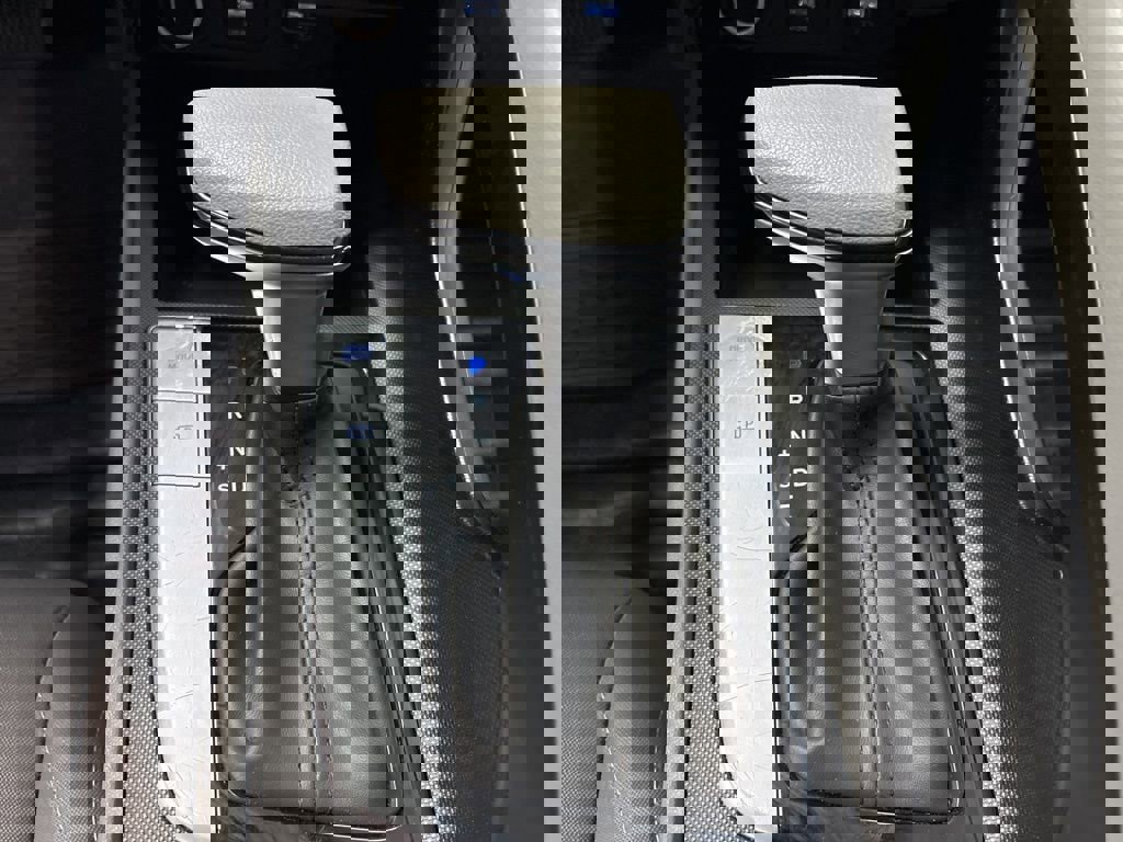 Used 2023 Hyundai Elantra SEL image 32