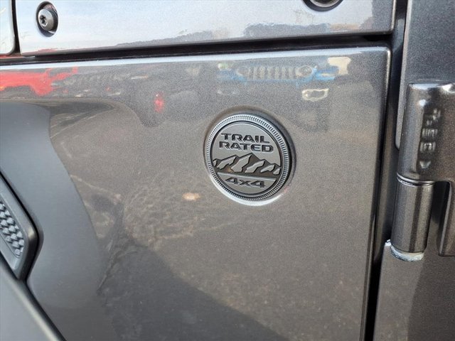 Used 2023 Jeep Gladiator Sport image 20