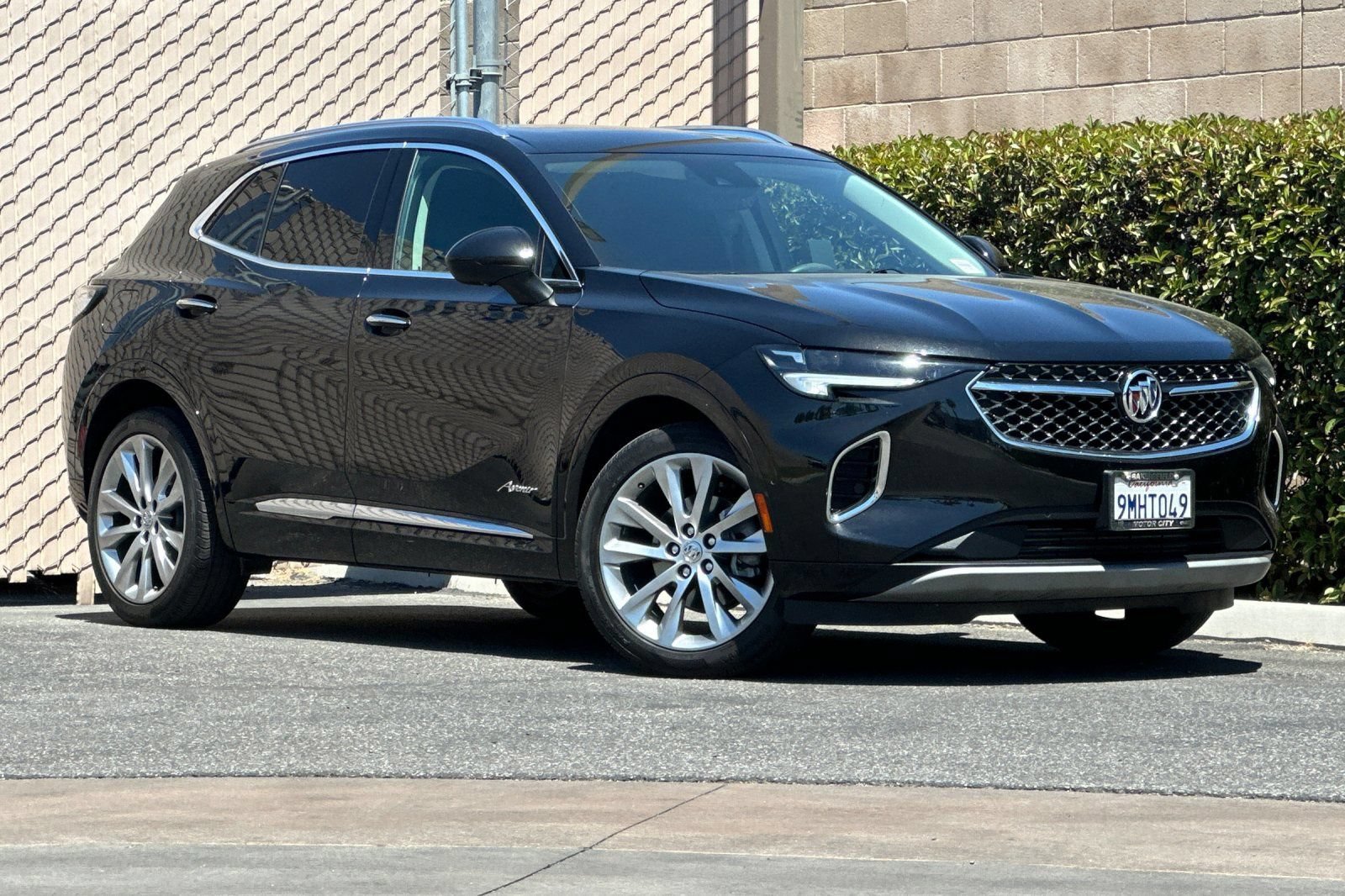 Certified 2023 Buick Envision Avenir AWD/4WD image 2