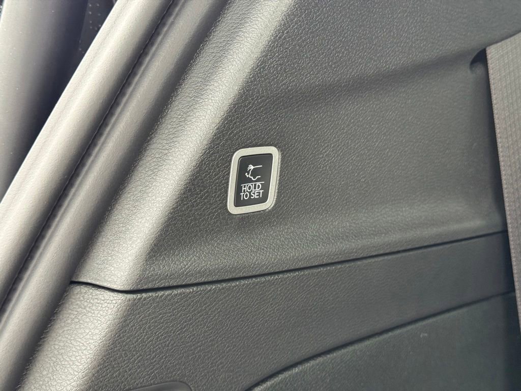 New 2027 Chrysler Pacifica Select FWD image 27