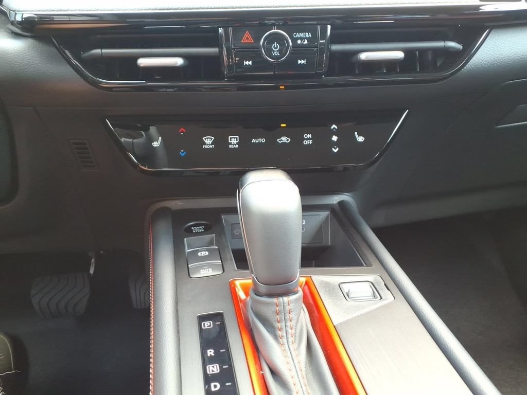 New 2026 Nissan Kicks SR w/ Cold Weather Package FWD image 20