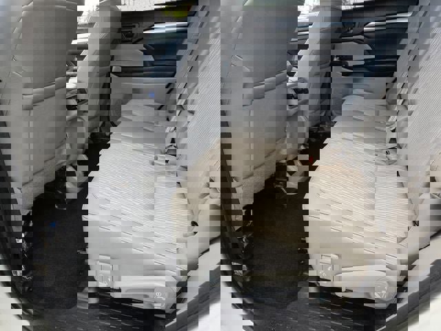 Used 2019 Toyota Highlander Plus image 16