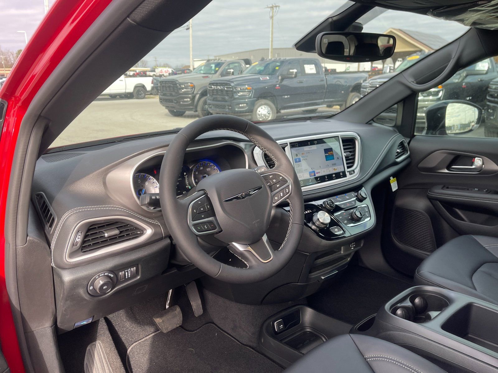 New 2026 Chrysler Pacifica Select image 10