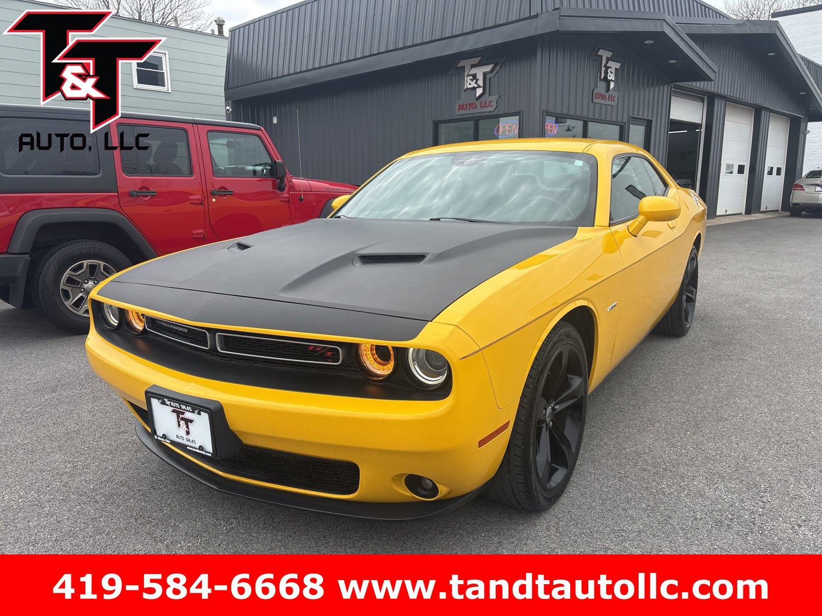 Used 2017 Dodge Challenger R/T image 1