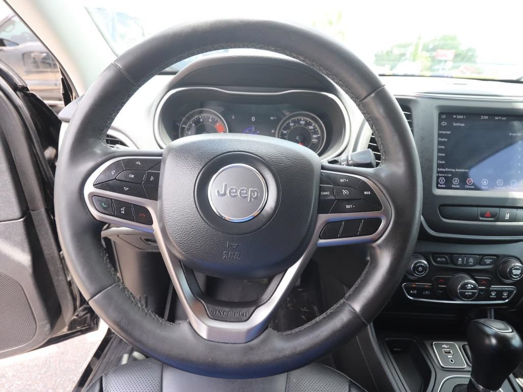Used 2022 Jeep Cherokee Latitude Lux w/ Mopar Interior Package FWD image 19