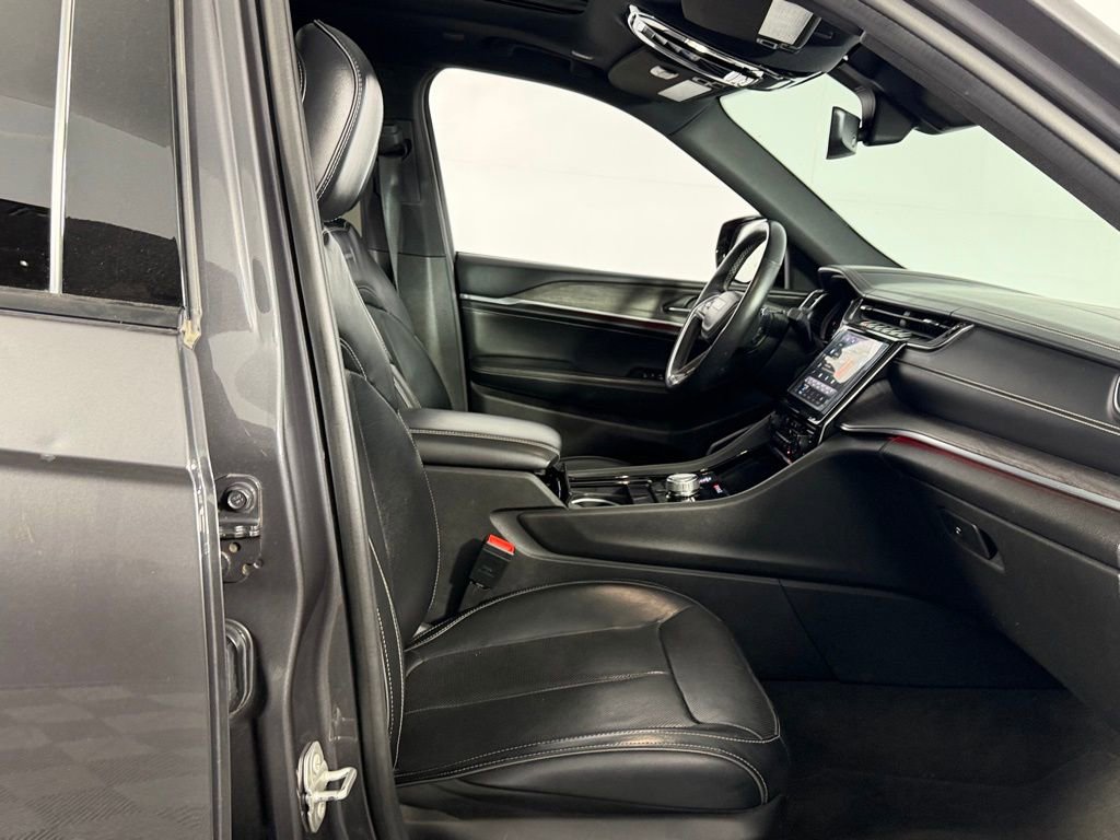Used 2022 Jeep Grand Cherokee Overland image 33