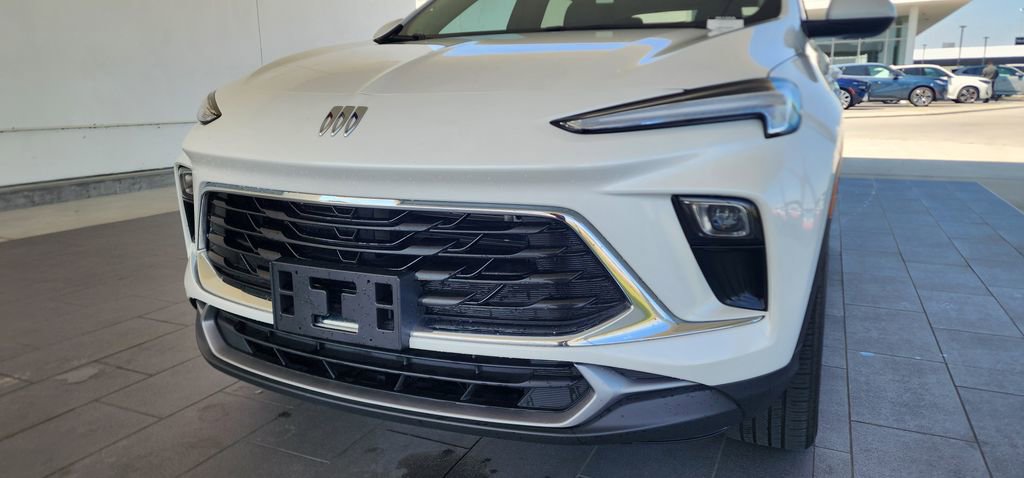 Used 2024 Buick Encore GX Preferred image 2