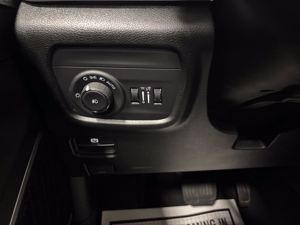 Used 2022 Jeep Grand Cherokee L Limited AWD/4WD image 17