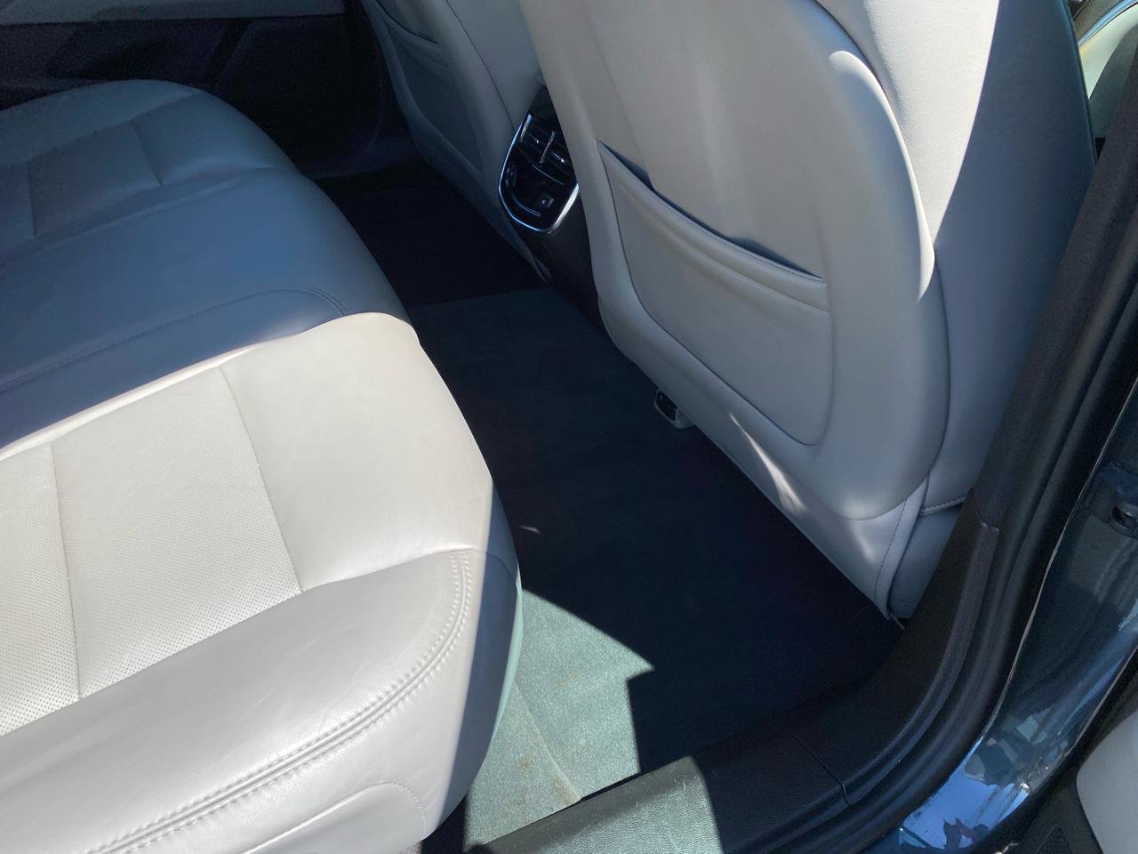 Used 2013 Cadillac XTS Luxury FWD image 21