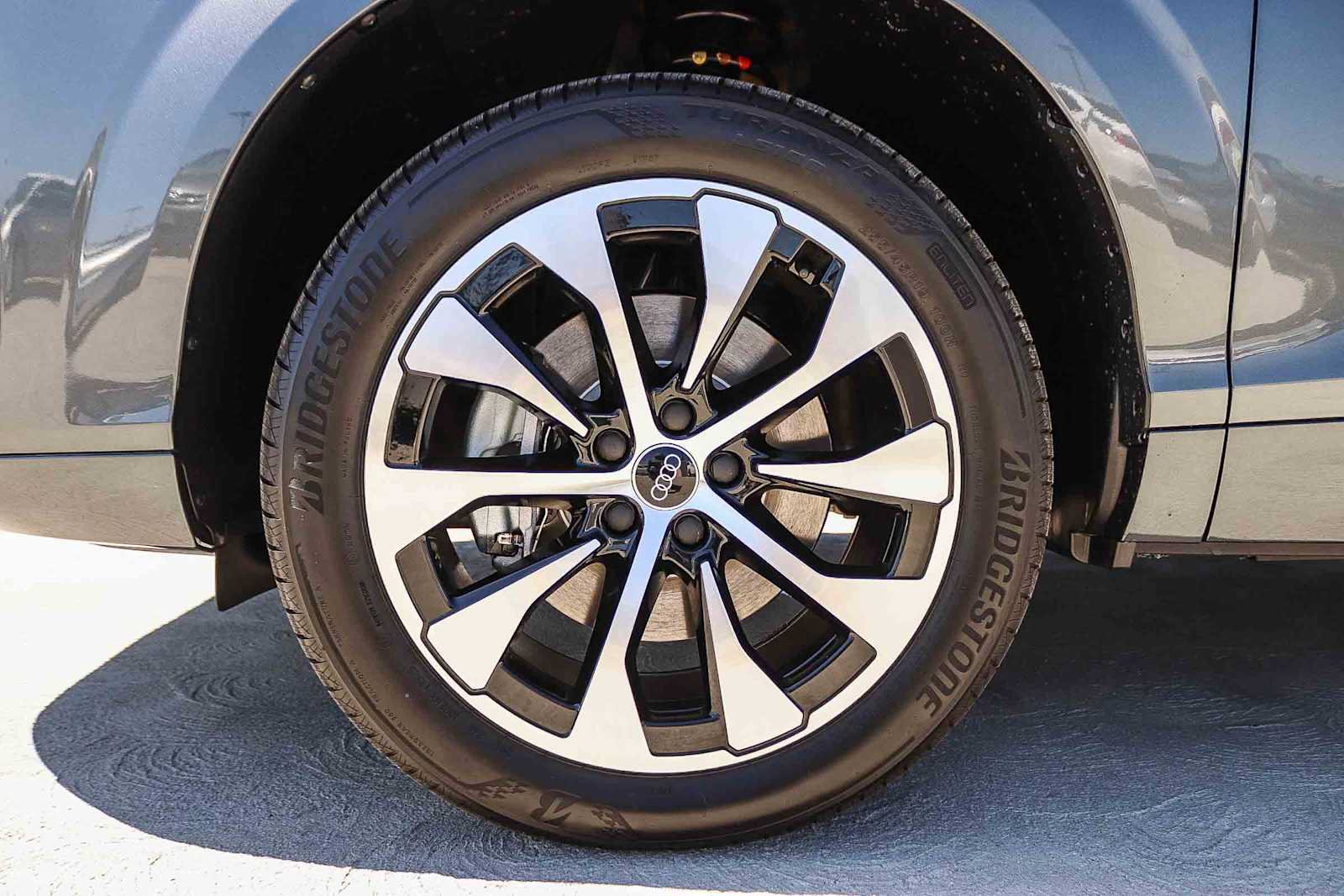 New 2026 Audi Q3 quattro 2.0T AWD/4WD image 13