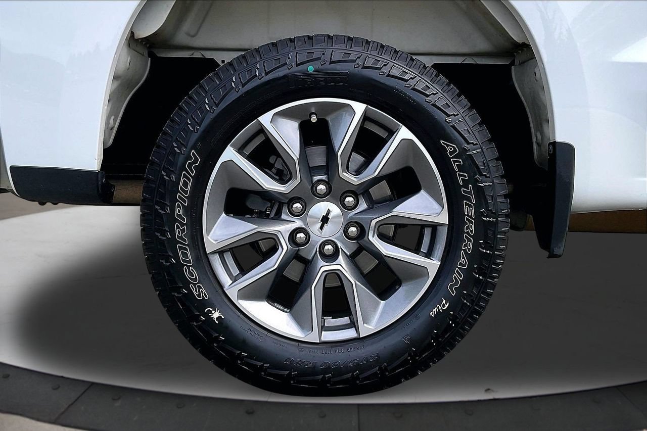 Used 2021 Chevrolet Silverado 1500 RST w/ Z71 Off-Road Package AWD/4WD image 36