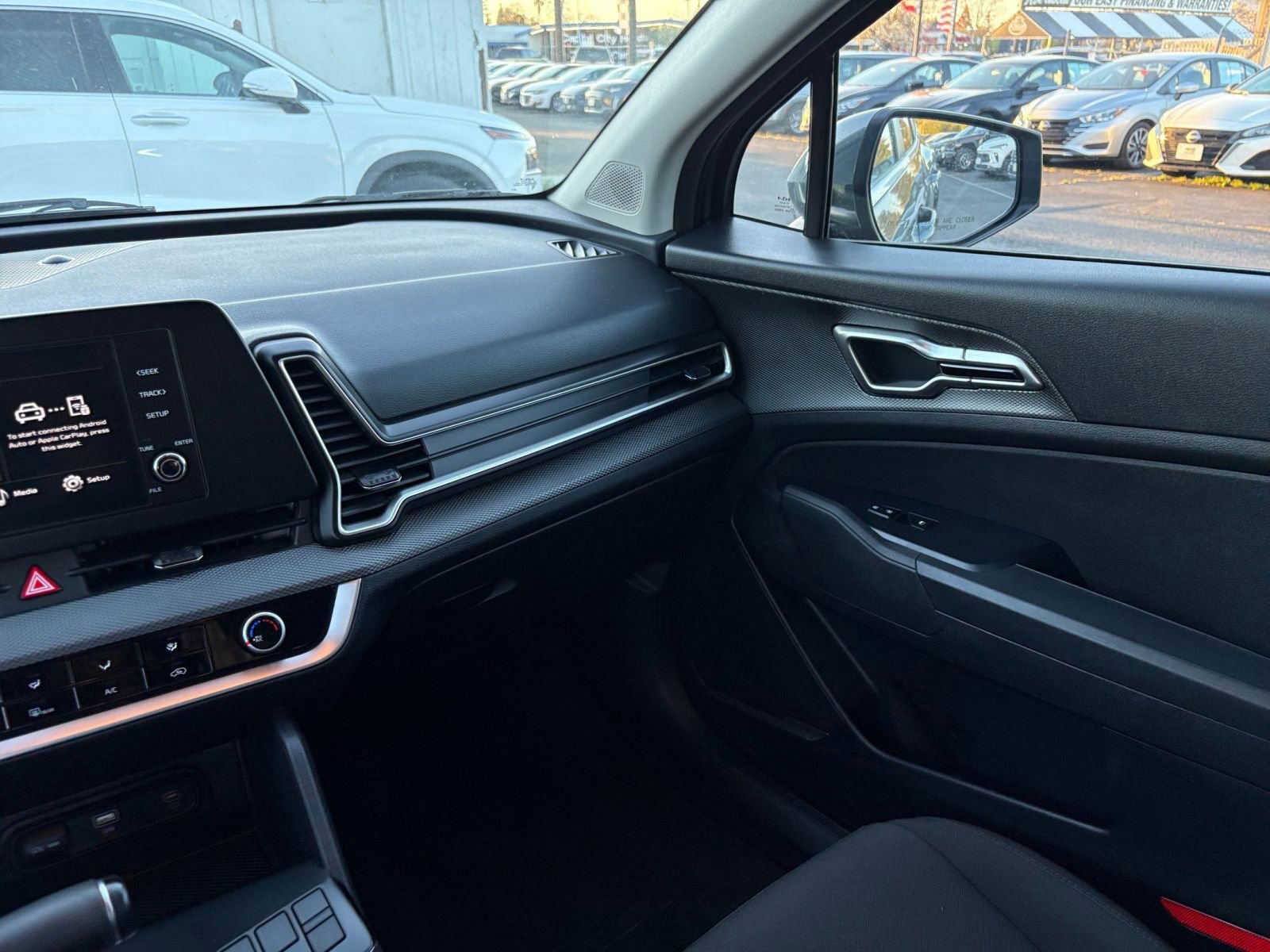 Used 2025 Kia Sportage LX image 34