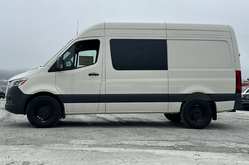 Used 2025 Mercedes-Benz Sprinter 2500 image 7